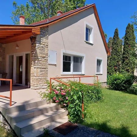 Проживание в семье Hostel Zamardi *